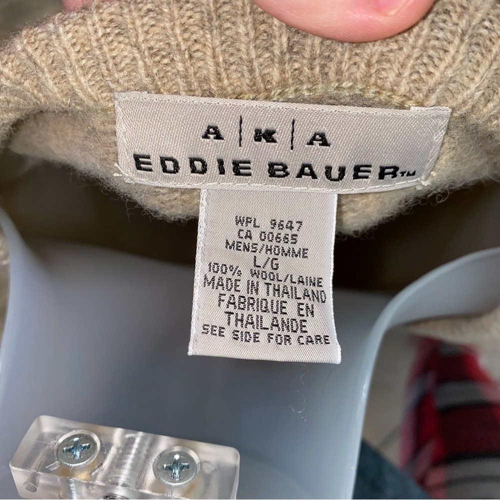 Vintage Eddie Bauer 100% wool tan V neck sweater - Picture 6 of 7